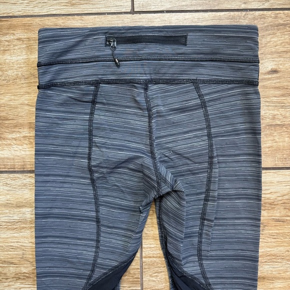 Lululemon Run Inspire Crop II Mesh Cyber Stripe Deep Coal Black Mesh Size 4 - Picture 9 of 15